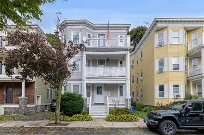 17 Victoria St #3 1