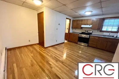 283 Pearl St #1R