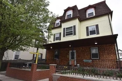 54 Pinckney St #1