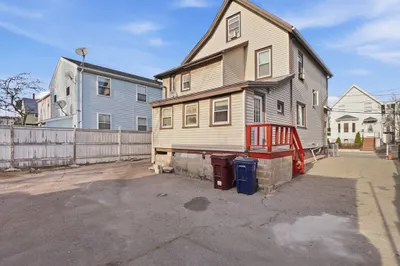 77 Lewis St 1