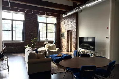 154 W 2nd St #206 1