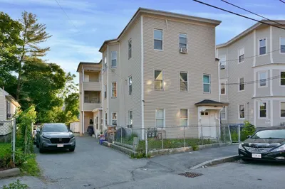 8 Fulton St 1