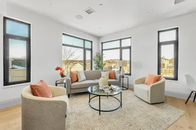 34 Oak Street #305 1