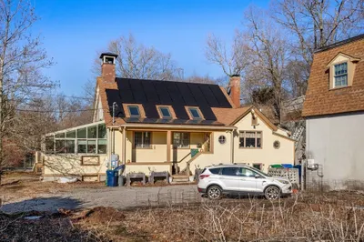 103 Thurston Road 1