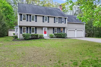 8 Thomas Dr
