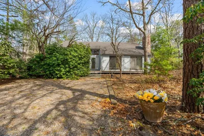 213 Fells Pond Rd 1