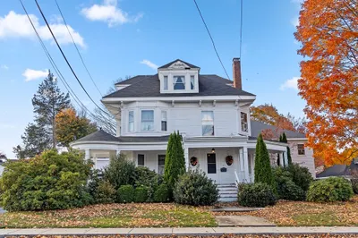 11 Kingsbury Ave 1