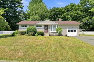 36 Regal St 1