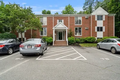 5 Birchwood Pt #301