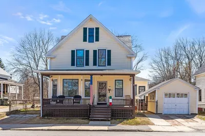 385 Exchange St 1