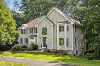 6 Londonderry Ln 1