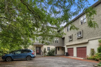 10 Eustis Street #10 1