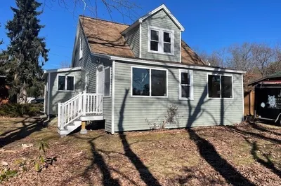 35 Lawrence Rd 1
