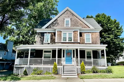 330 Winter St 1