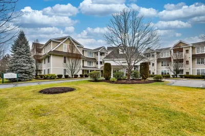 1124 Emerald Court #1124 1