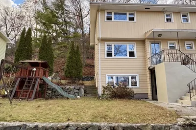 28 College Farm Rd #2