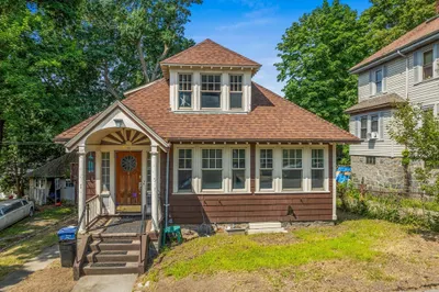 19 Oakridge St