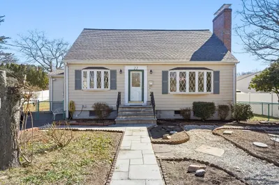 22 Longwood Ave