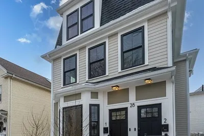 28 Brook St #2