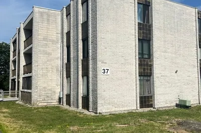 37 Skyline Dr #11