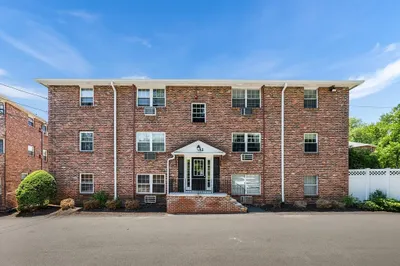 12 Colonial Village Dr #8