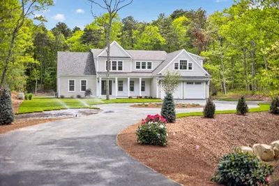 153 Oakmont Dr
