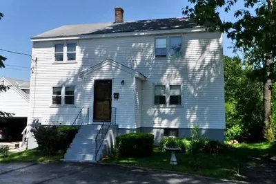 121 King Philip Rd 1