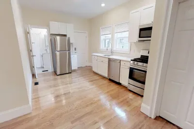 8 Claremon St #1