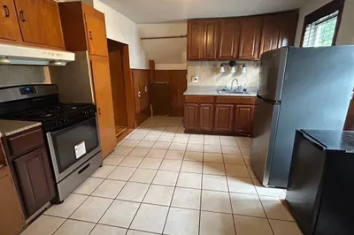52 Pine Street #3 1