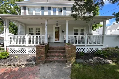 11 Chapel St