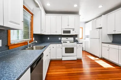 27-29 Phillips Avenue #1