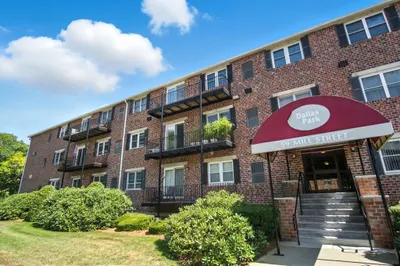 59 Mill St #305