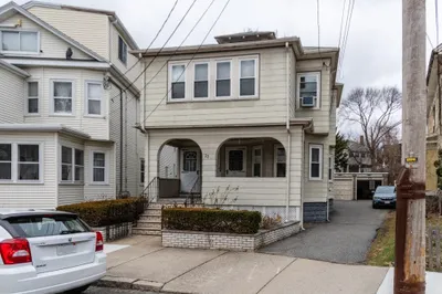 23 College Hill Rd 1
