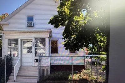113 Grove St #2