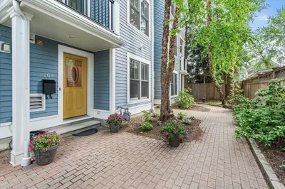 26-b Lake Street #26B
