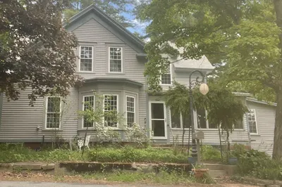 23 E Howe St 1