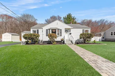 35 Woodway Dr 1