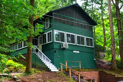 17 West Ln
