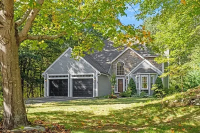 40 Arrowwood St 1