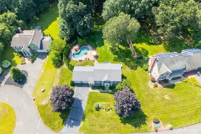 238 Elizabeth Dr 1