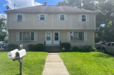 18 Hampton St #B