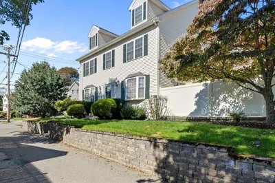 5 Bateman Ct #5 1