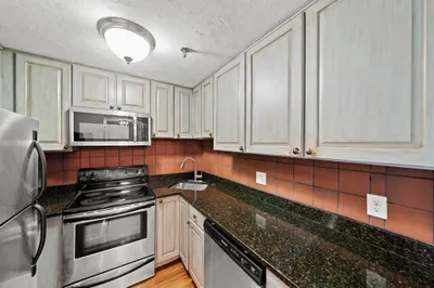 230 Willard St #602 1