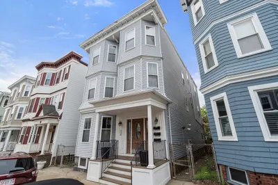 215 L Street #1