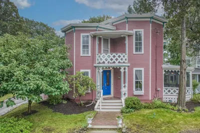 97 Pleasant St 1