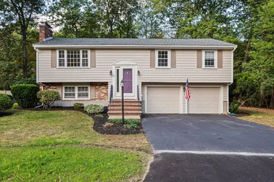43 Jacquelyn Rd 1