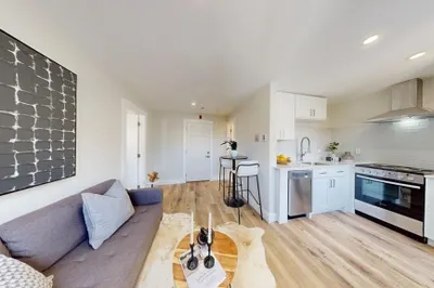 72-74 Chelsea St #8 1