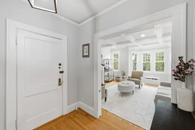 585 Franklin Street #6 1