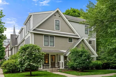 99 Crowninshield Rd #99 1
