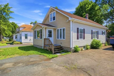 15 Rhodes Ave 1